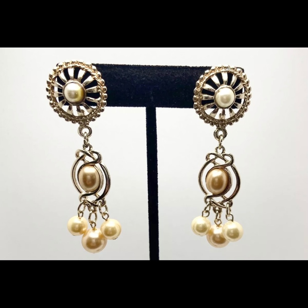 Vintage Gold and Pearl Dangle Earrings